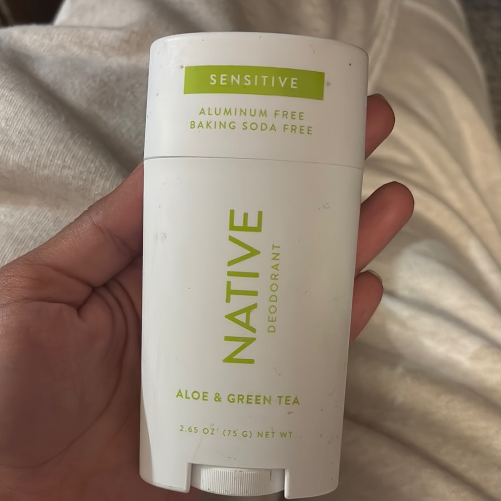 Native Aloe and Green Teaβ Deodorant